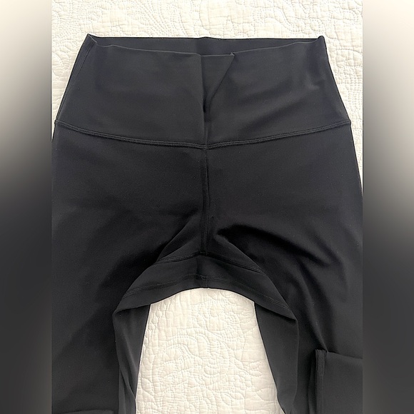Lululemon Align 7/8 Leggings | Color: Black | Size 8 | EUC - Picture 3 of 5